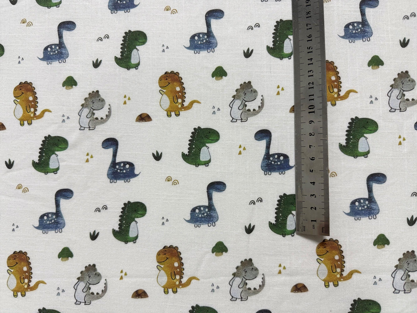 Renkli Dinozor Desenli Kumaş – Özel Baskılı – Muslin, Poplin, Keten, Saten, Kot, Gabardin, Su Geçirmez Kumaş – Patchwork, Yorgan