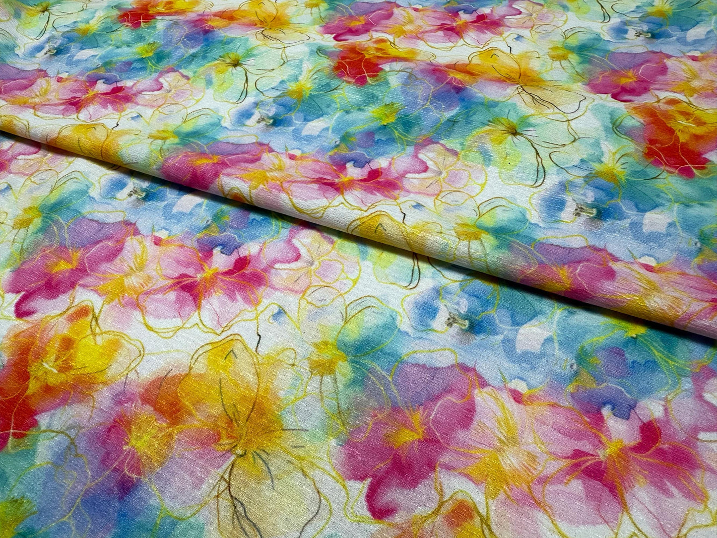 Gökkuşağı Çiçekli Kumaş – Özel Baskılı Kumaş Mevcuttur – Muslin, Poplin, Keten, Saten, Kot ve Buruşuk Kumaş Üzerine Suluboya Çiçek Baskısı
