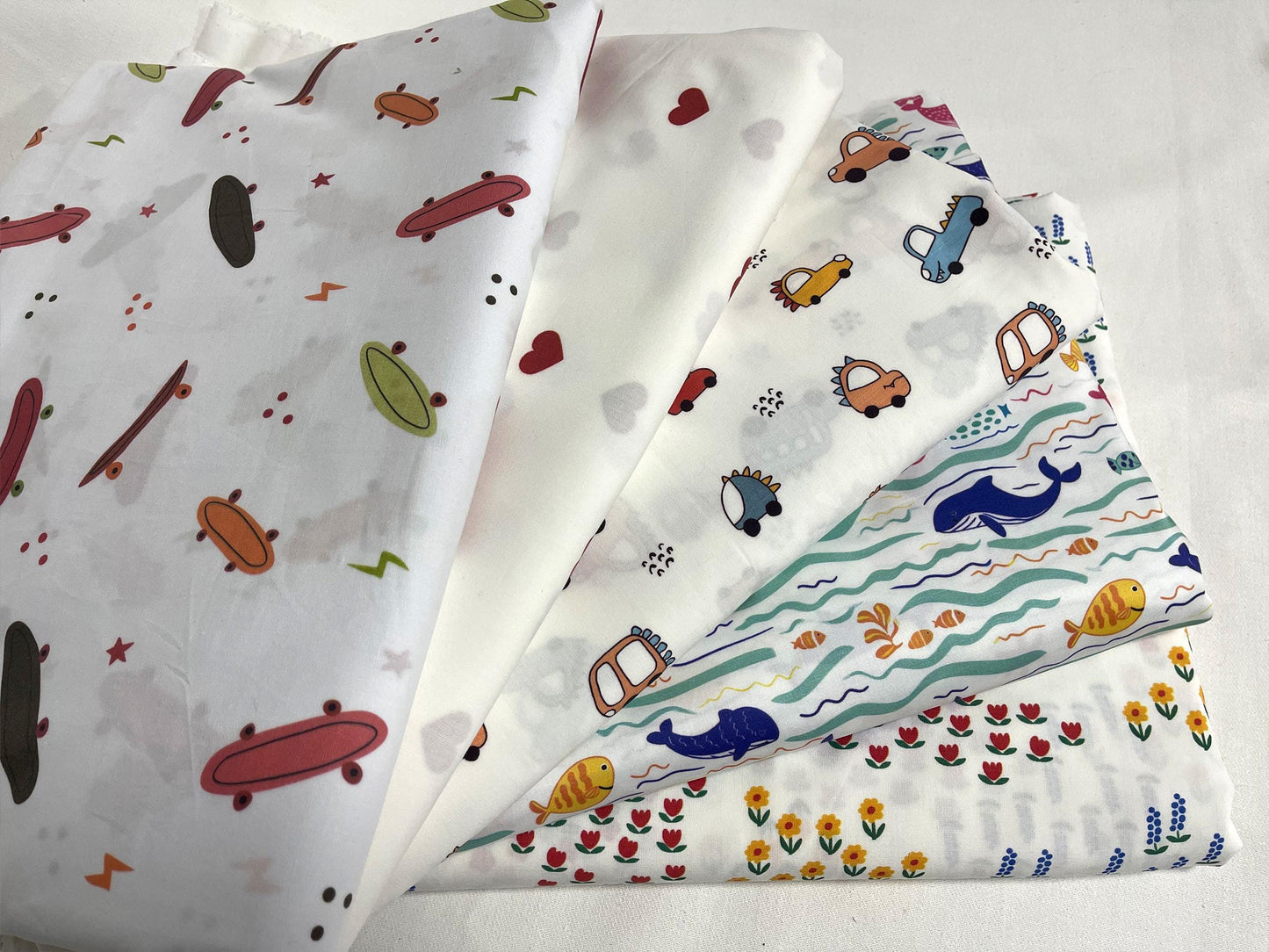 Renkli Desen Kumaş - Araba, Kalp, Balık, Kaykay, Çiçek Desenleri - Müslin, Poplin, Keten, Saten, Denim, Gabardin, Su Geçirmez Kumaş