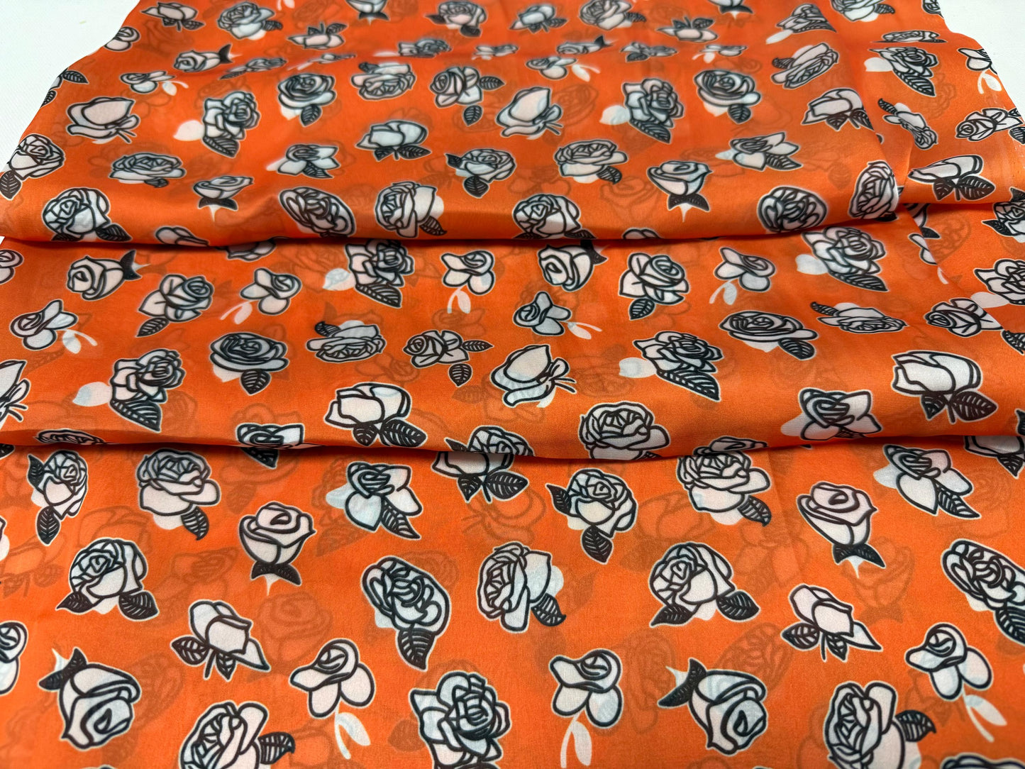 Turuncu Gül Desenli Kumaş – Muslin, Poplin, Keten, Saten, Kot, Gabardin ve Su Geçirmez Paraşüt Üzerine Özel Baskı – Dikiş, El Sanatları için