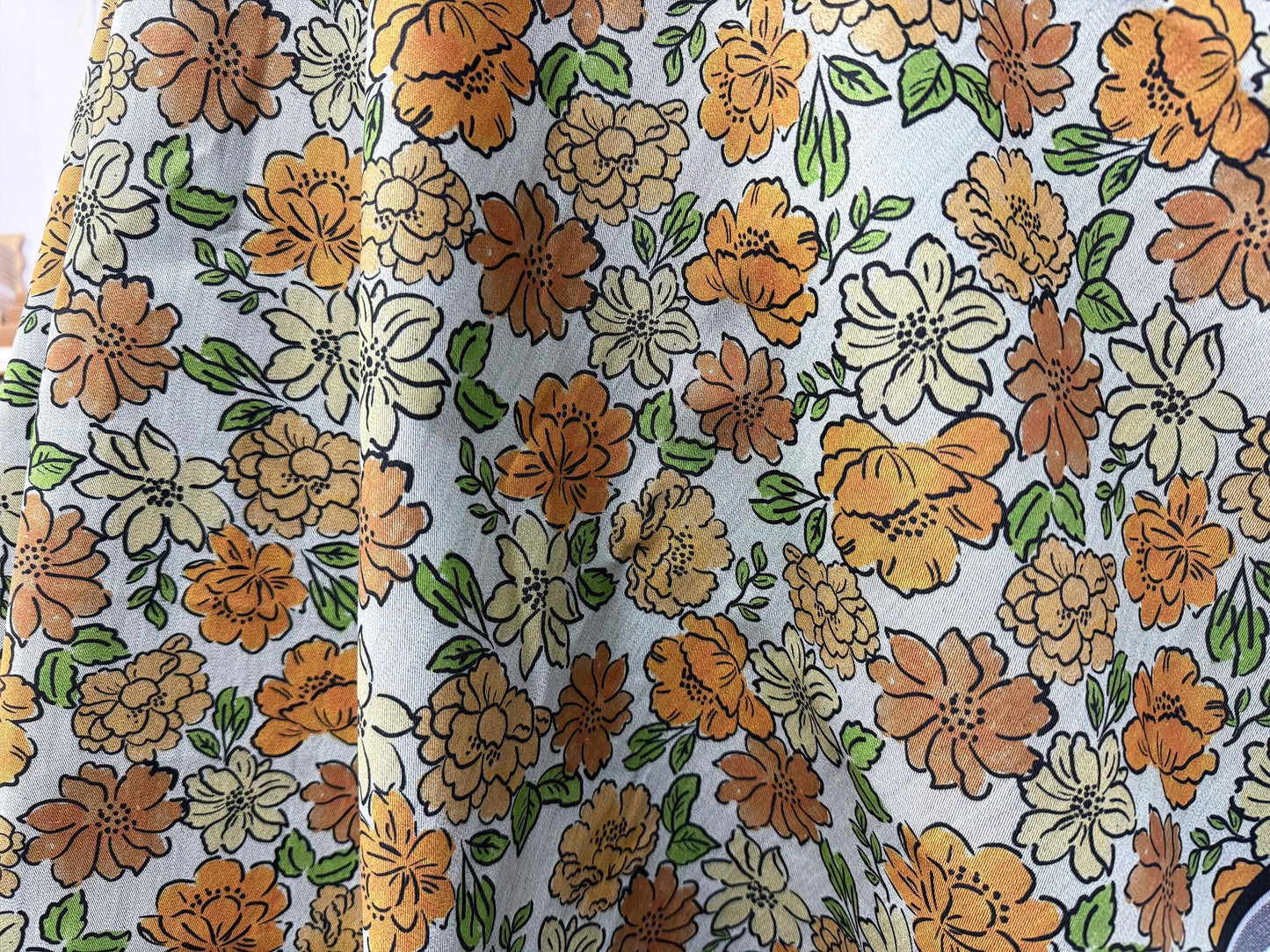 Çiçekli Kumaş – Kendin Yap, Döşemelik ve Giyim için Muslin, Poplin, Keten, Saten ve Kot Kumaşlara Özel Baskı – Sketch Çiçek Desenli