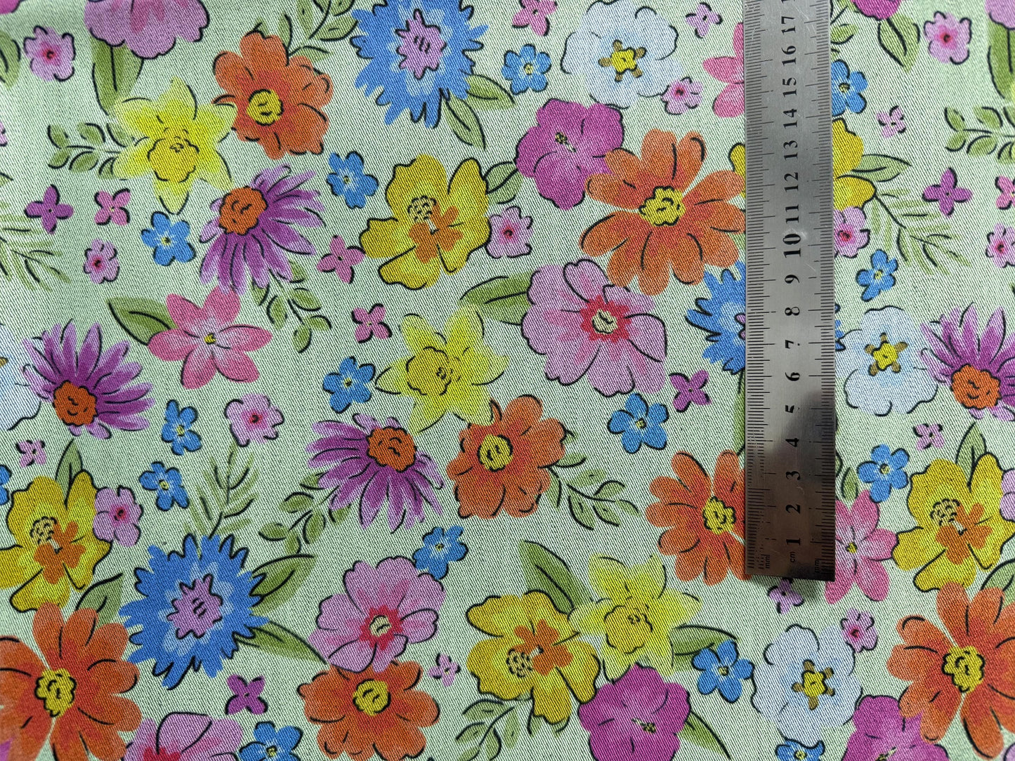 Renkli Çiçek Desenli Kumaş – Muslin, Poplin, Keten, Saten ve Kot Üzerine Özel Baskı – Transfer Baskılı, Yumuşak ve Zarif