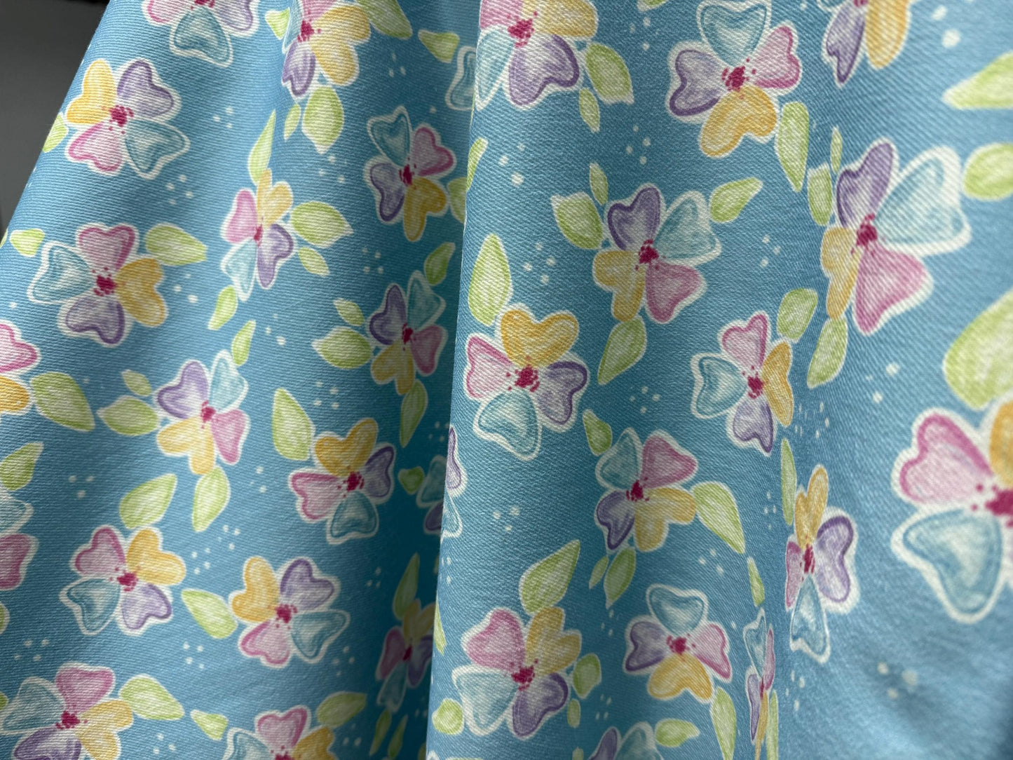 Suluboya Çiçekli Kumaş – Turkuaz Arka Plan | Renkli Çiçek | Muslin, Poplin, Keten, Saten, Kot, Gabardin, Su Geçirmez Kumaşlara Özel Baskı