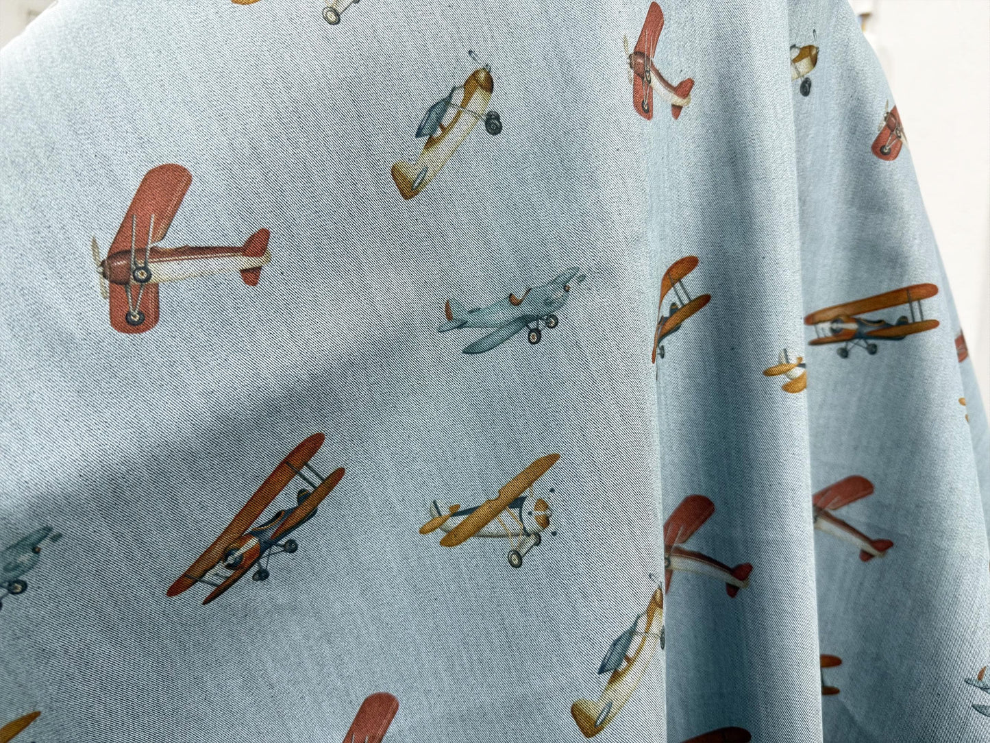 Uçak Desenli Kumaş – Muslin, Poplin, Keten, Saten ve Kot ve daha fazlasına özel baskı – Kendin Yap, Döşeme ve Giyim – Helikopter Kumaş
