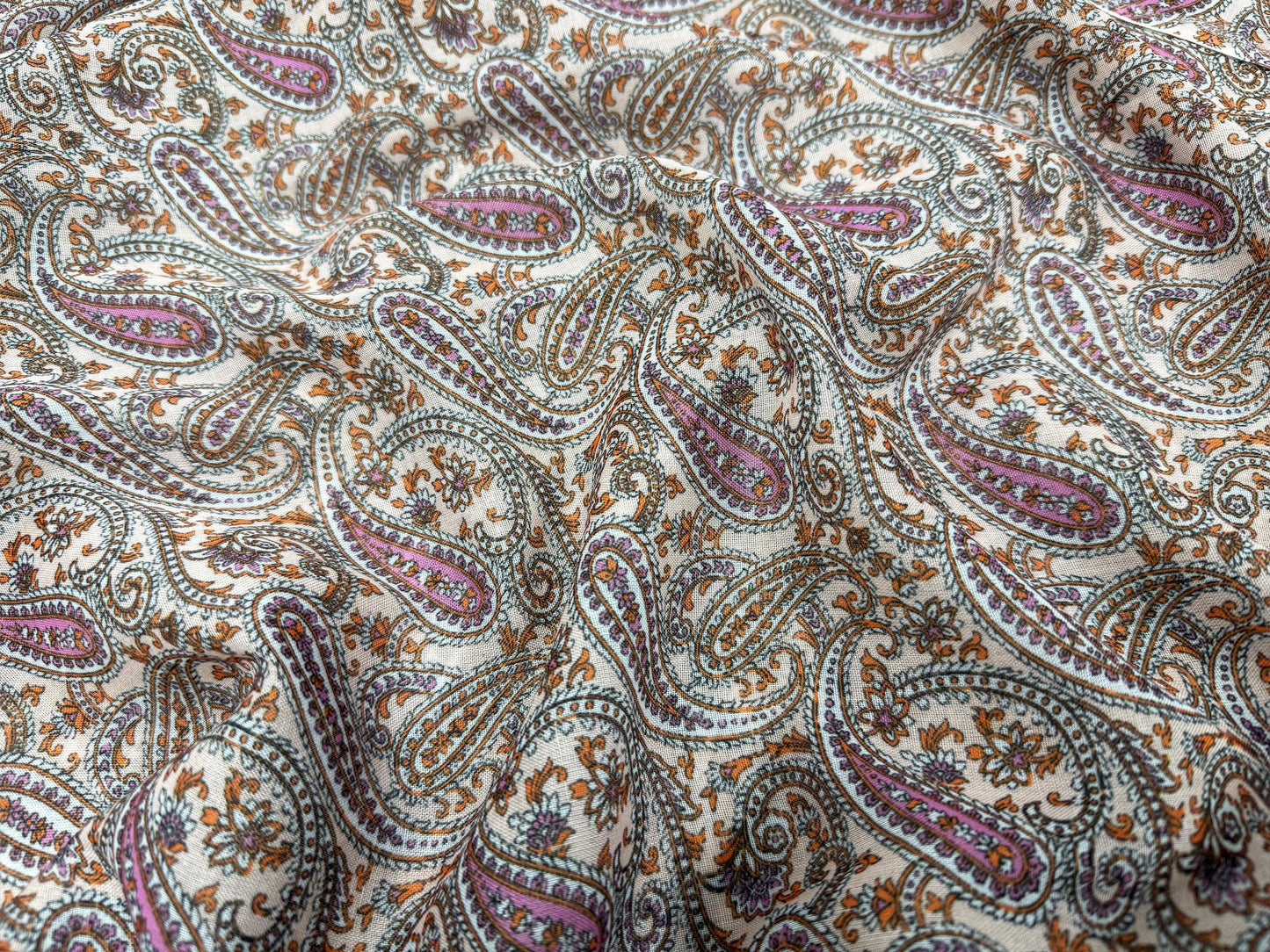 Pateh Desenli Baskılı Kumaş – Muslin, Poplin, Keten, Saten ve Kot Üzerine Özel Baskı – Dikiş ve Kendin Yap El Sanatları Kumaşı – Geleneksel Desen Vintage