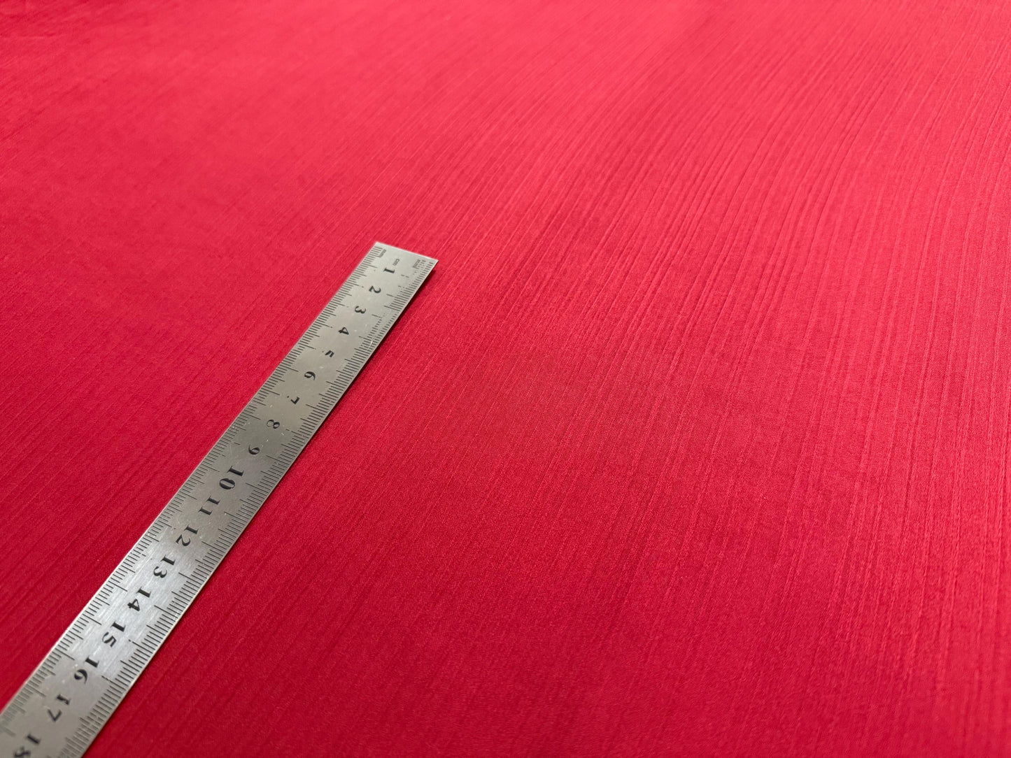 Yoryo Saten Kumaş - Parlak ve Akıcı Polyester Saten | Yumuşak ve Dökümlü | Elbiseler, Eşarplar, Abiyeler için Mükemmel, 150 cm genişliğinde