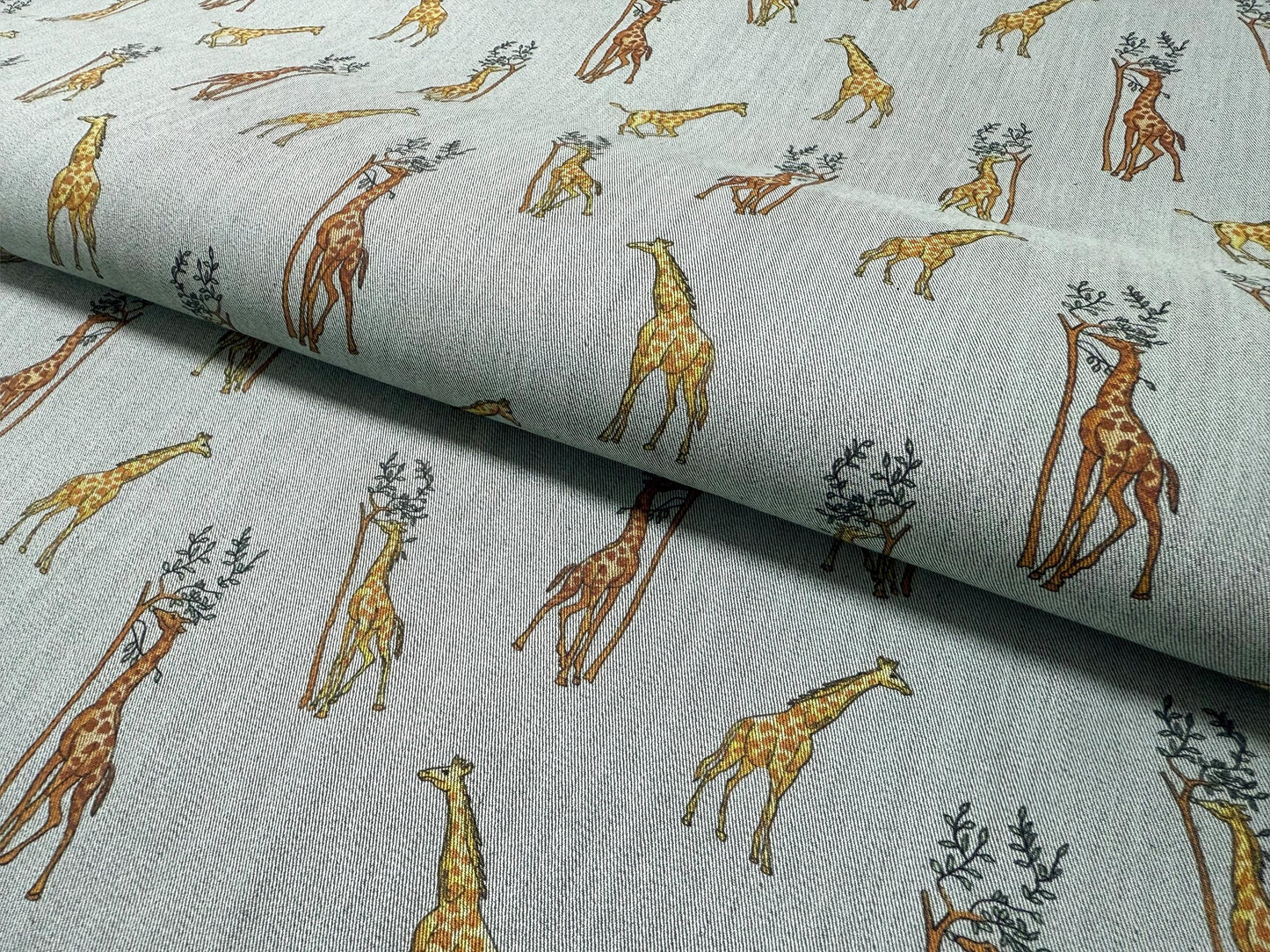 Zürafa Desenli Kumaş - Safari Hayvan Desenli | Muslin, Poplin, Keten, Saten, Kot, Gabardin, Döşemelik ve Ceket Dikimi İçin Su Geçirmez