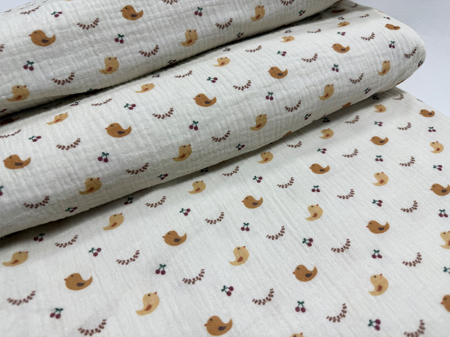Sevimli Minik Kuş Desenli Kumaş – Müslin, Poplin, Keten ve Diğer Seçenekler