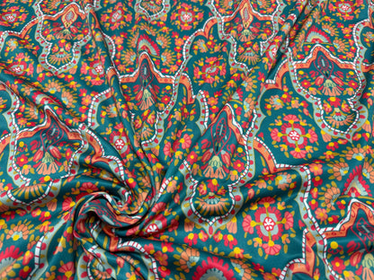 Hint Tarzı Çiçek Desenli Kumaş – Metre bazında Muslin, Poplin, Keten, Saten, Kot, Gabardin ve Su Geçirmez Paraşüt Kumaşı mevcuttur