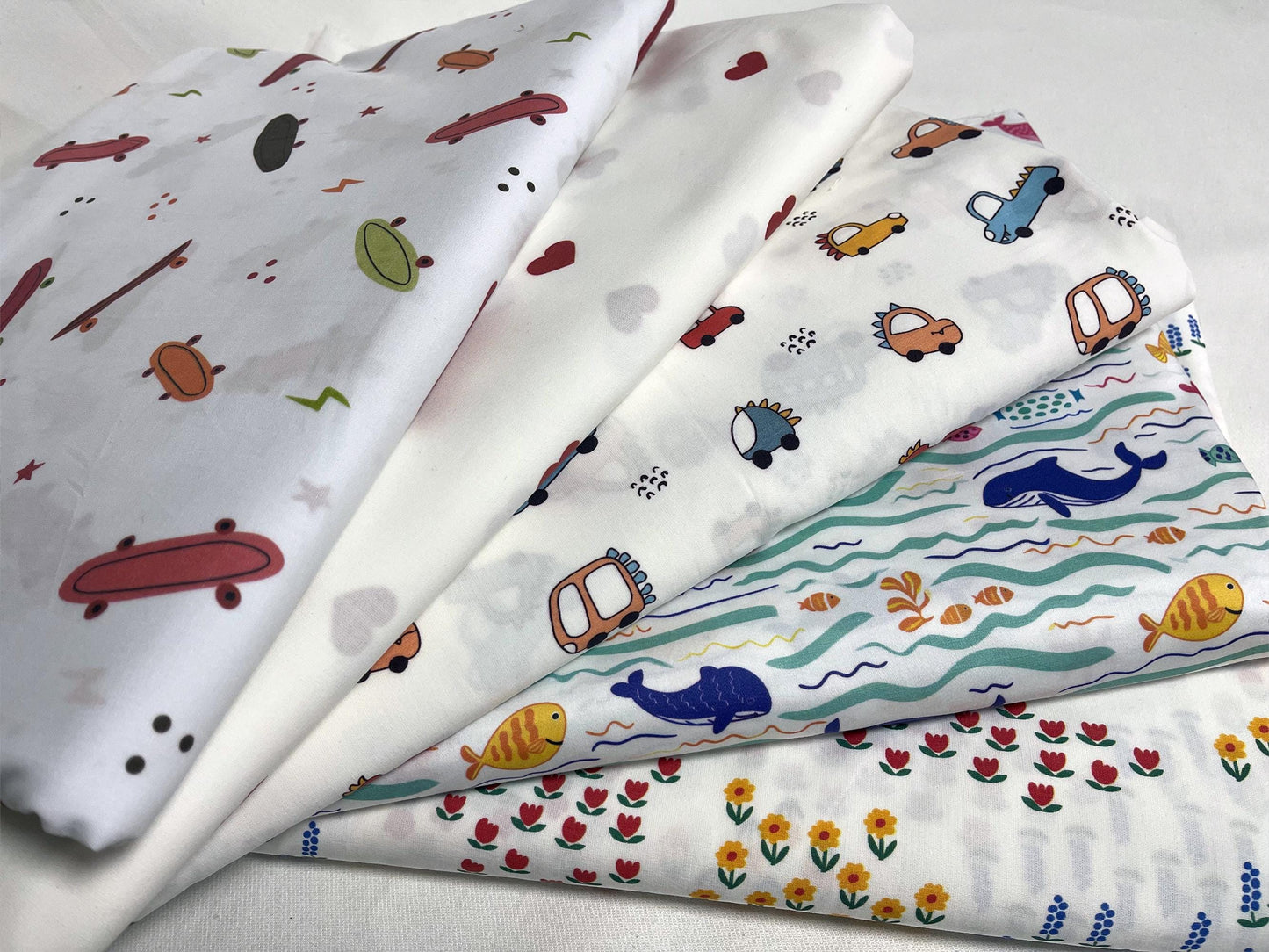 Mavi Çiçekli Ördek Desenli Kumaş – Muslin, Poplin, Keten, Saten, Kot, Gabardin, Su Geçirmez Kumaş Üzerine Özel Baskı – Dikiş ve El Sanatları