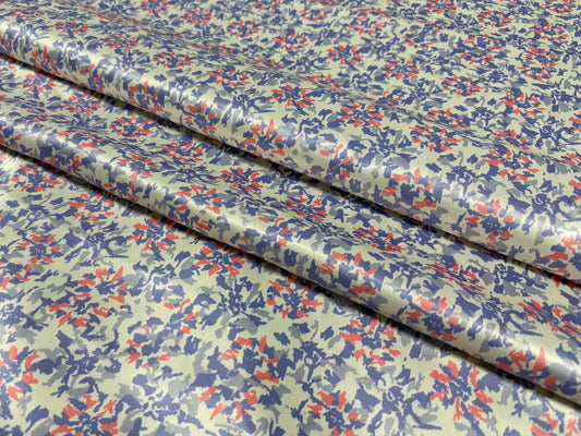 Soyut Çiçekli Kamuflaj Kumaş – Metre ile Muslin, Poplin, Keten, Saten, Kot ve Daha Fazlasına Basılmış Mavi Kırmızı Krem Tasarım