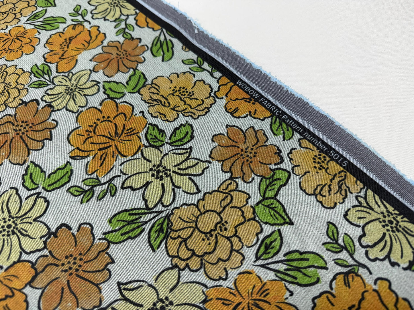 Çiçekli Kumaş – Kendin Yap, Döşemelik ve Giyim için Muslin, Poplin, Keten, Saten ve Kot Kumaşlara Özel Baskı – Sketch Çiçek Desenli