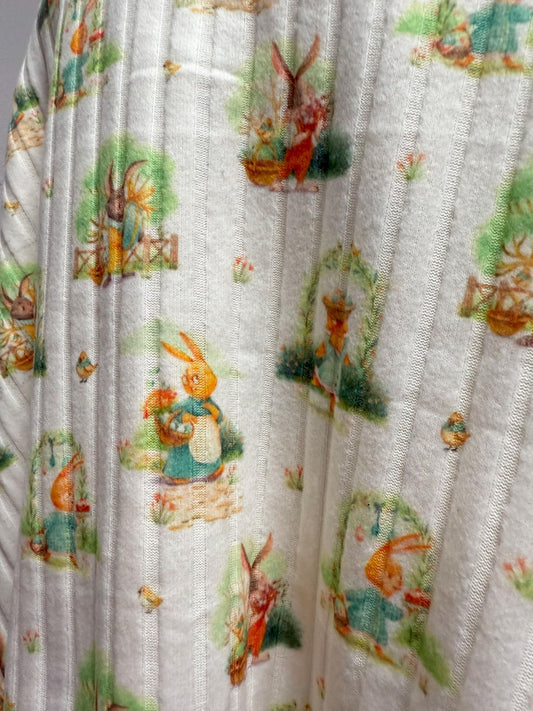 Tavşan ve Bitki Desenli Kumaş - Pamuk-Polyester Karışımı - El Sanatları, Terzilik ve Ev Dekorasyonu için Transfer Baskı Kumaş, 148 cm genişliğinde