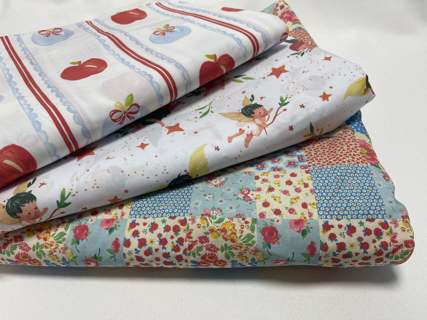 Baskılı Poplin Kumaş - Elma Çizgili, Yıldız Peri ve Çiçekli Patchwork | Dikiş için Yumuşak Pamuklu Poplin - El Sanatları, 148 cm genişliğinde