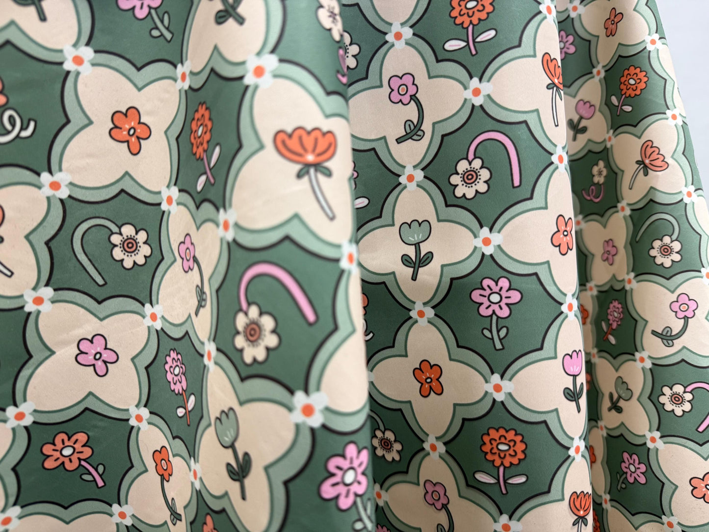 Jessica Paraşüt Kumaşı – Özelleştirilebilir Desen – Su Geçirmez Polyester – Şişme Montlar için Kırışmaya Dayanıklı ve Dayanıklı Kumaş, 148 cm genişliğinde