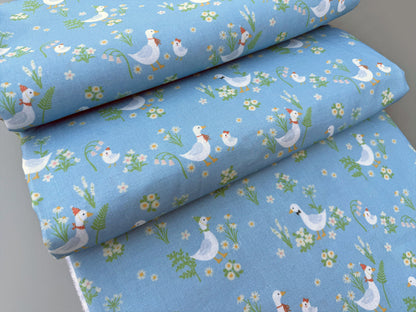 Mavi Çiçekli Ördek Desenli Kumaş – Muslin, Poplin, Keten, Saten, Kot, Gabardin, Su Geçirmez Kumaş Üzerine Özel Baskı – Dikiş ve El Sanatları